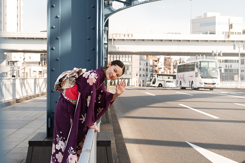 japanese woman celebrating coming age day posing city (2)